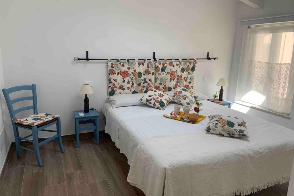 Апартаменты Antica Casa Nel Borgo Пьетразанта Экстерьер фото