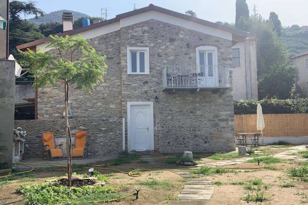 Апартаменты Antica Casa Nel Borgo Пьетразанта Экстерьер фото