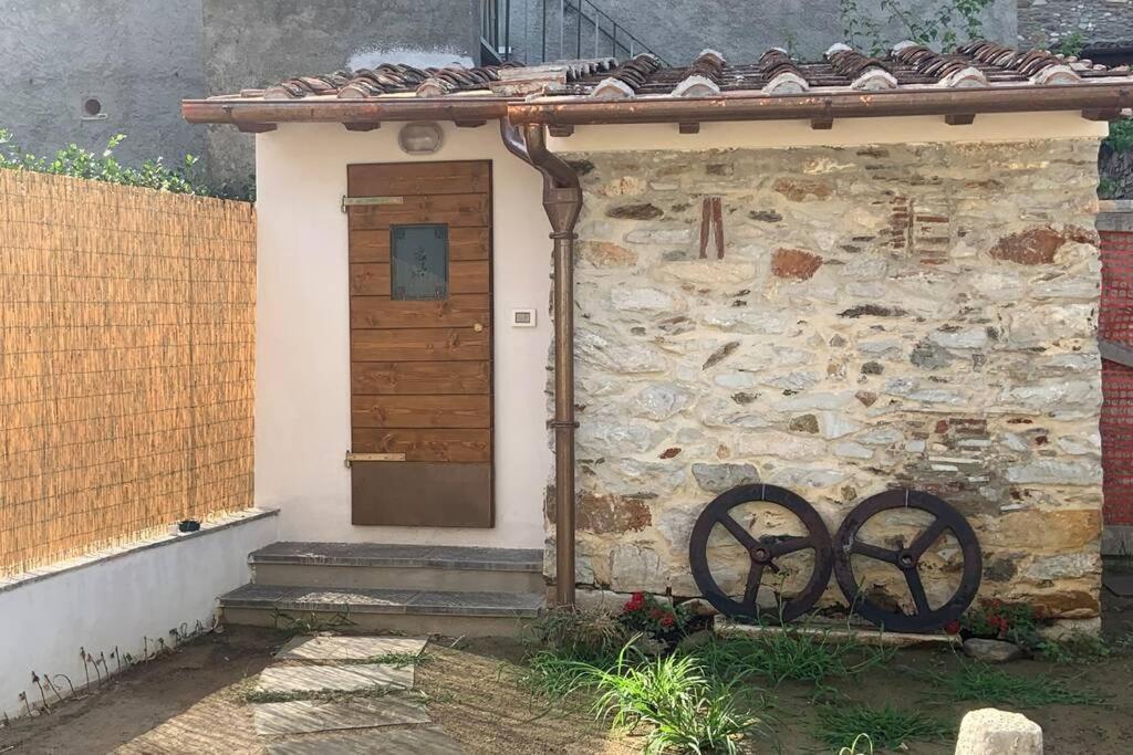 Апартаменты Antica Casa Nel Borgo Пьетразанта Экстерьер фото