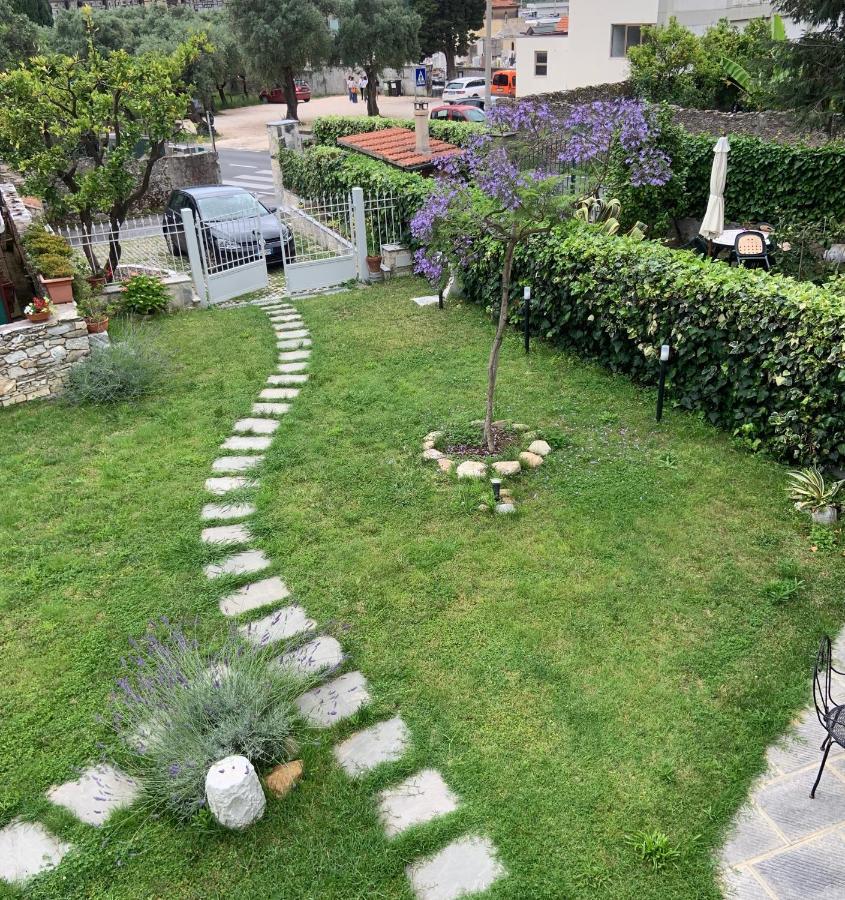 Апартаменты Antica Casa Nel Borgo Пьетразанта Экстерьер фото